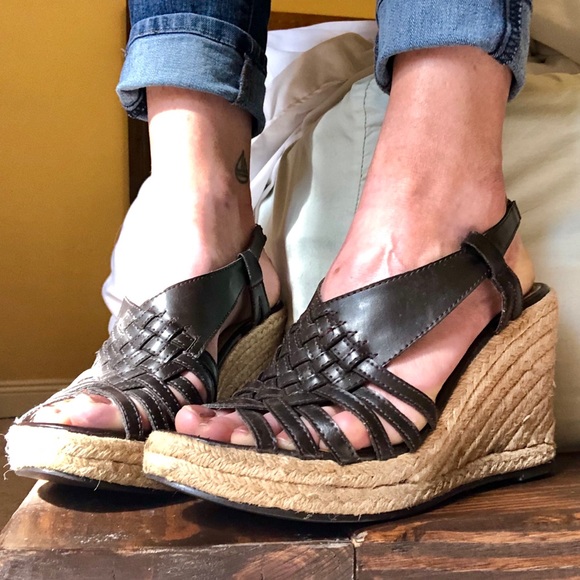 — - Picture 4 of 4